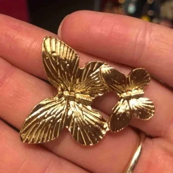 Butterfly Gold Earrings - Picture 3 of 3